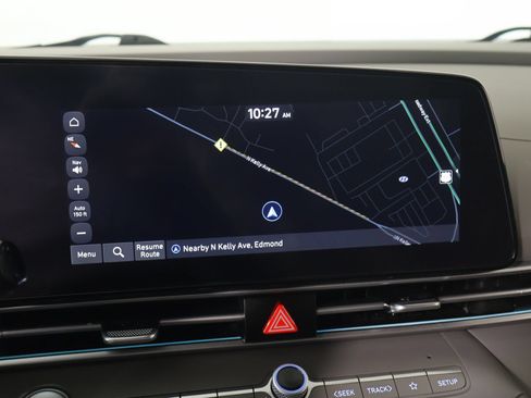 Used 2024 Hyundai Elantra SEL FWD image 7