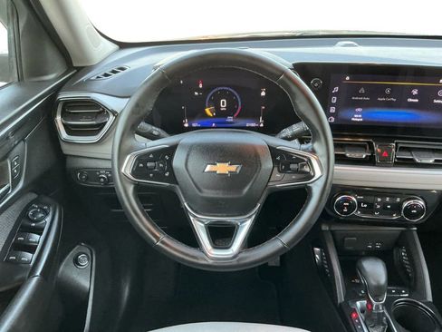 Used 2025 Chevrolet TrailBlazer LT w/ Convenience Package image 18