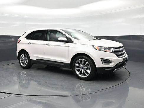 Used 2018 Ford Edge Titanium w/ Equipment Group 302A AWD/4WD image 56