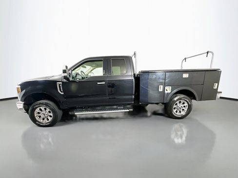 Used 2019 Ford F350 XLT w/ XLT Premium Package AWD/4WD image 4