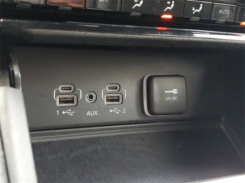 Certified 2023 Jeep Grand Cherokee L Laredo image 27