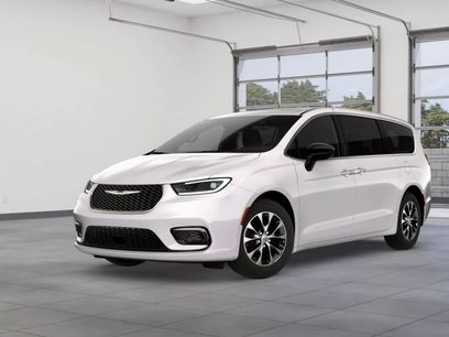 New 2026 Chrysler Pacifica Select