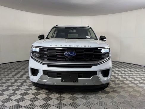 Used 2025 Ford Expedition Platinum AWD/4WD image 5