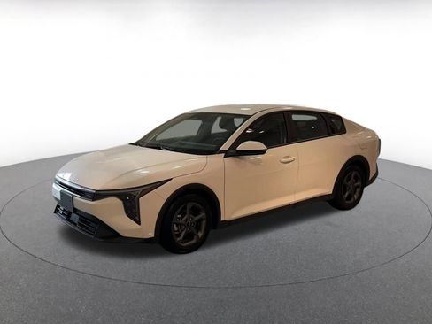 Used 2025 Kia K4 LXS image 8