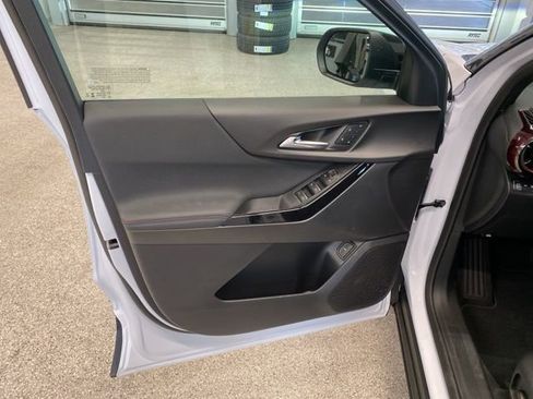 New 2026 Chevrolet Equinox RS w/ Convenience Package III AWD/4WD image 26
