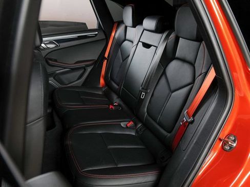 Certified 2024 Porsche Macan S AWD/4WD image 13