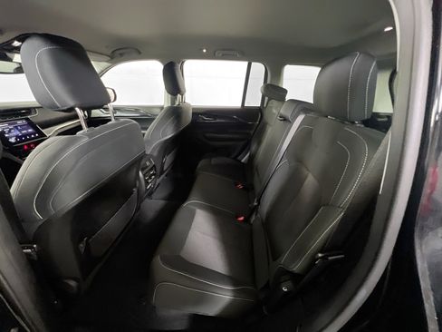 Used 2023 Jeep Grand Cherokee Laredo w/ Luxury Tech Group I image 22