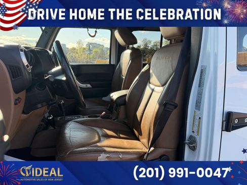 Used 2016 Jeep Wrangler Unlimited Sahara w/ Connectivity Group AWD/4WD image 55