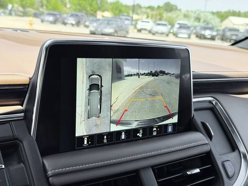 Used 2022 Chevrolet Suburban High Country AWD/4WD image 25