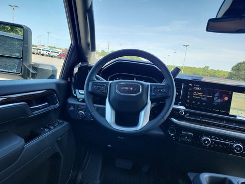 New 2026 GMC Sierra 2500 SLE w/ SLE Value Package; AWD/4WD image 11