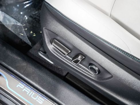 Certified 2018 Toyota Prius Prime Advanced w/ Carpet Mat Package FWD image 23
