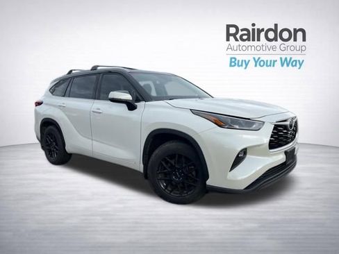 Used 2021 Toyota Highlander XLE image 1