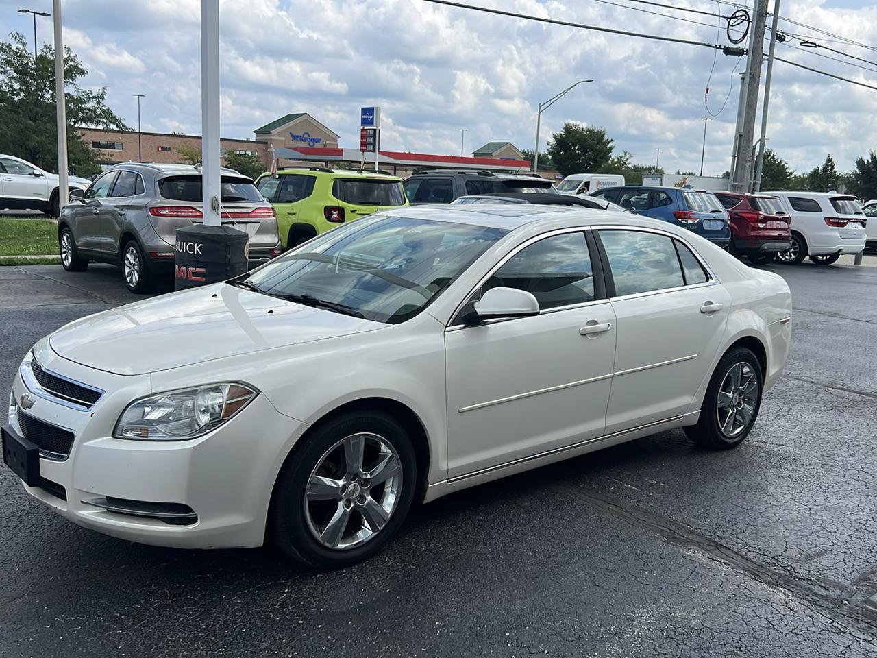 Used 2011 Chevrolet Malibu LT FWD image 2