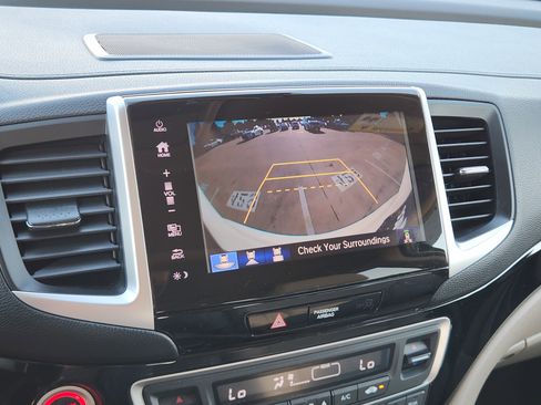 Used 2018 Honda Pilot Elite image 21