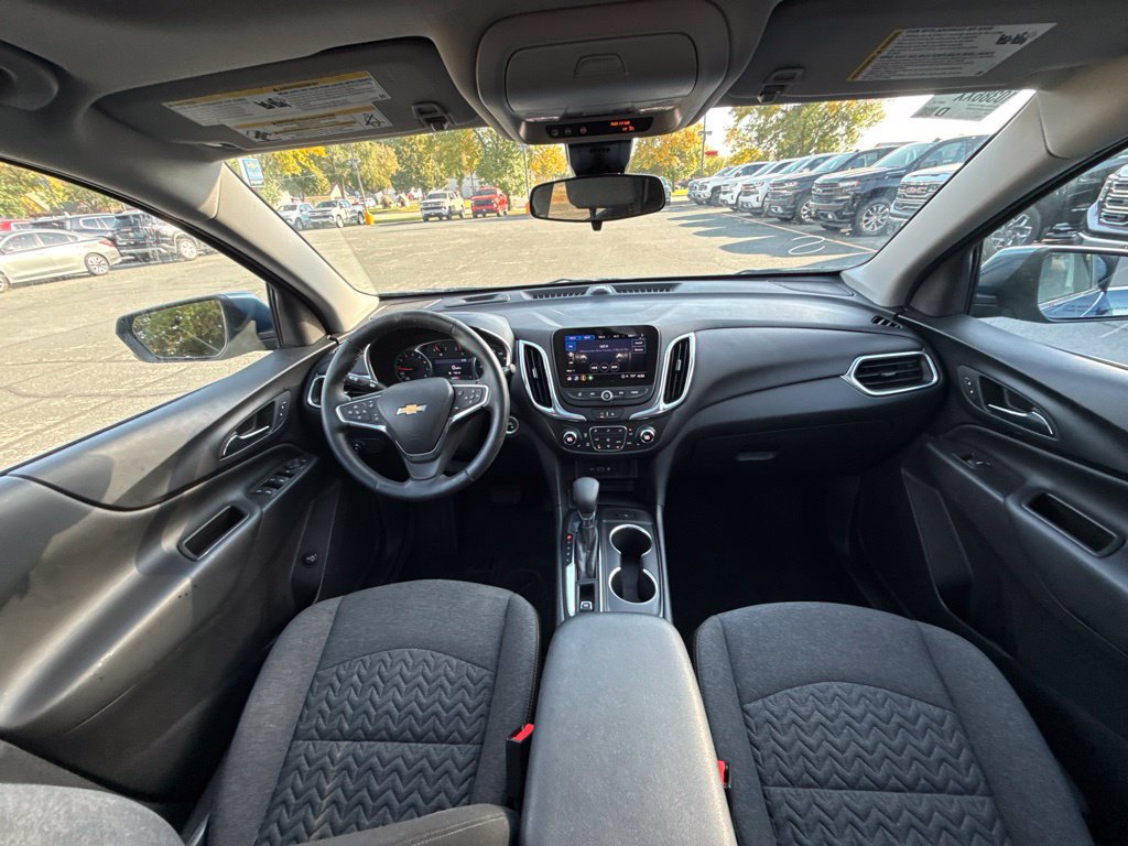 Used 2024 Chevrolet Equinox LT FWD image 12