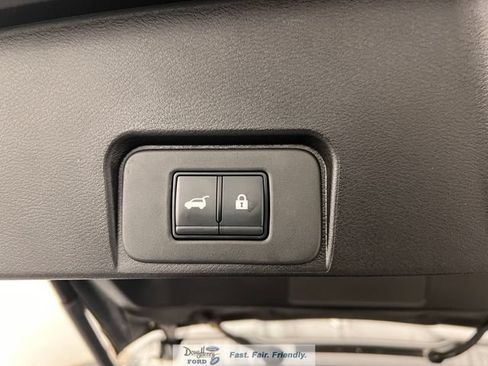 Used 2025 Nissan Rogue SV FWD image 32
