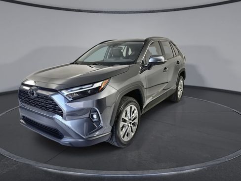 Used 2025 Toyota RAV4 XLE Premium FWD image 4
