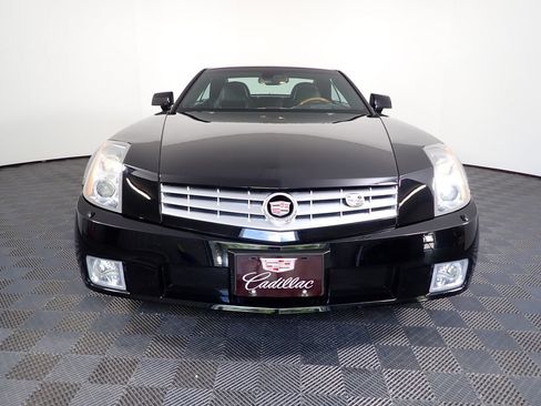 Used 2005 Cadillac XLR RWD image 9