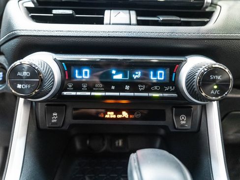 Used 2025 Toyota RAV4 XLE AWD/4WD image 27