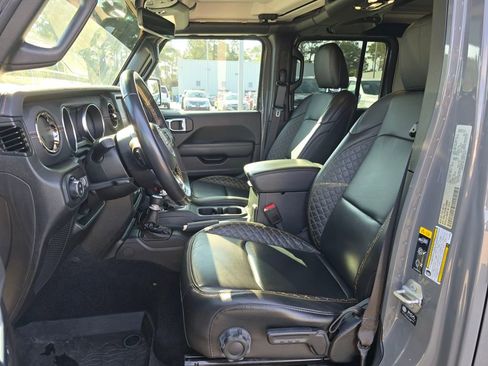 Used 2022 Jeep Gladiator Overland image 9