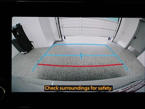 Used 2025 Toyota Highlander LE AWD/4WD image 21