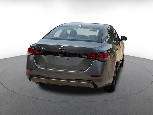 Used 2025 Nissan Sentra SV image 17