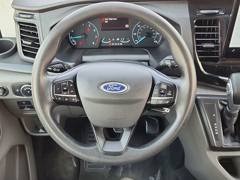 Used 2023 Ford Transit 350 XLT RWD image 17