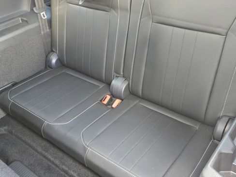 Used 2023 Volkswagen Tiguan SE image 15