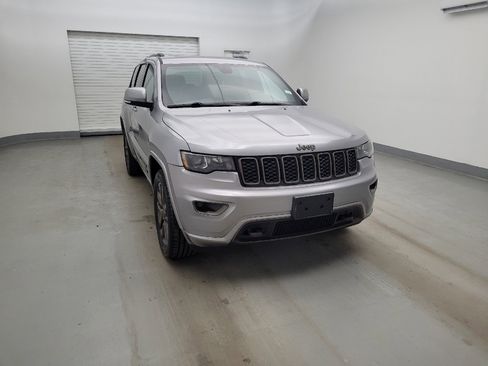 Used 2017 Jeep Grand Cherokee Limited 75th Anniversary image 14