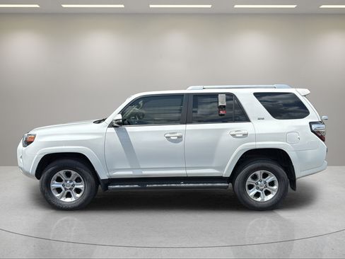 Used 2018 Toyota 4Runner SR5 Premium AWD/4WD image 9