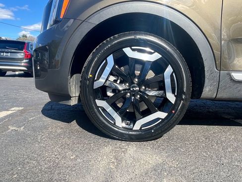Used 2025 Kia Telluride S FWD image 10