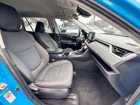 Used 2019 Toyota RAV4 LE image 26