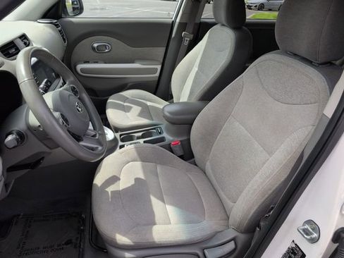 Used 2015 Kia Soul EV FWD image 15