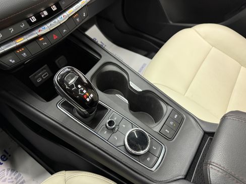 Used 2020 Cadillac XT4 Sport w/ Sun And Sound Package AWD/4WD image 19