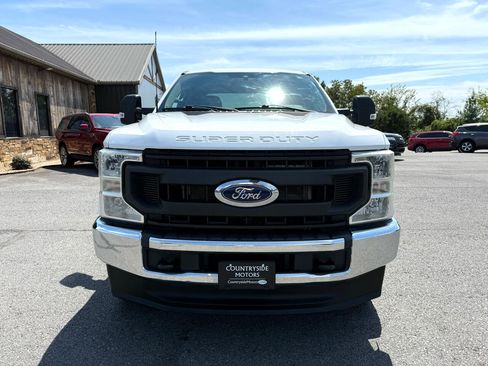 Used 2022 Ford F250 XL w/ Power Equipment Group image 9