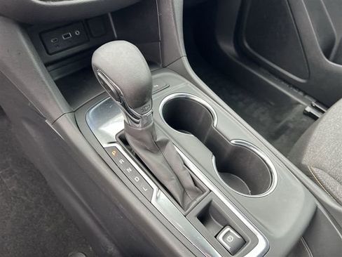 Used 2023 Chevrolet Equinox LT image 23