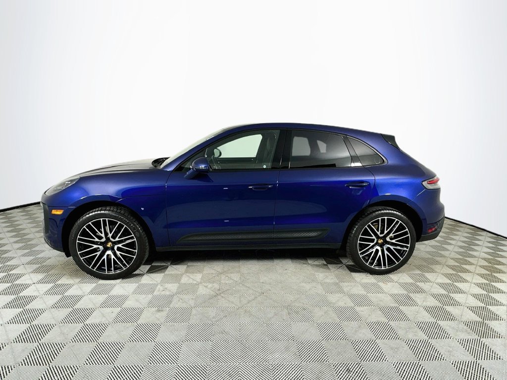 Used 2023 Porsche Macan AWD/4WD image 4