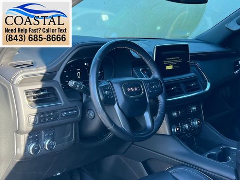 Used 2023 GMC Yukon AT4 w/ Technology Package AWD/4WD image 9
