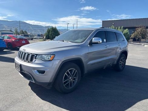 Used 2018 Jeep Grand Cherokee Limited w/ Trailer Tow Group IV AWD/4WD image 7