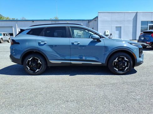 New 2026 Kia Sportage EX AWD/4WD image 3