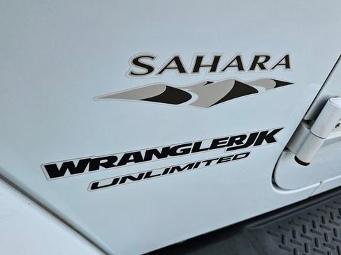 Used 2018 Jeep Wrangler Unlimited Sahara image 17