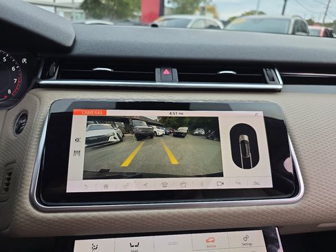 Used 2018 Land Rover Range Rover Velar S image 81