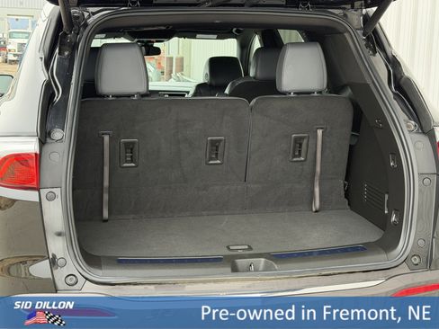 Used 2023 Buick Enclave Essence image 5