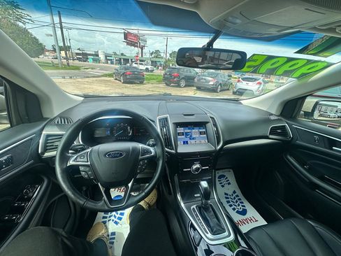 Used 2017 Ford Edge Titanium w/ Technology Package AWD/4WD image 7