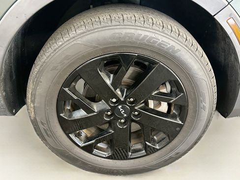 Used 2023 Kia Sorento S AWD/4WD image 11