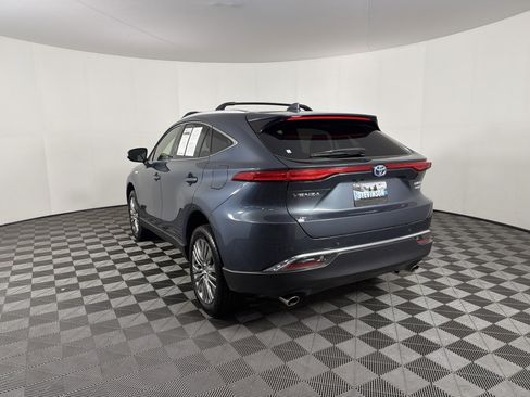 Used 2021 Toyota Venza Limited image 9