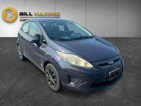 Used 2013 Ford Fiesta SE FWD image 3