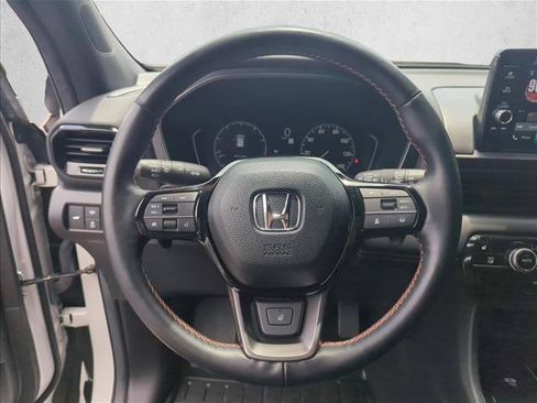 Used 2024 Honda Pilot TrailSport image 11