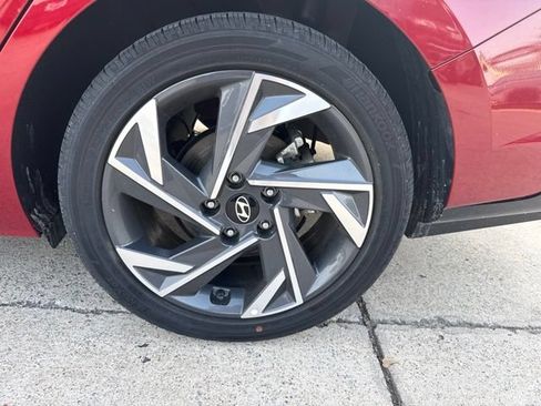 Used 2025 Hyundai Elantra SEL FWD image 10