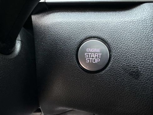 Used 2022 Kia Sorento S w/ Panoramic Sunroof Package FWD image 37